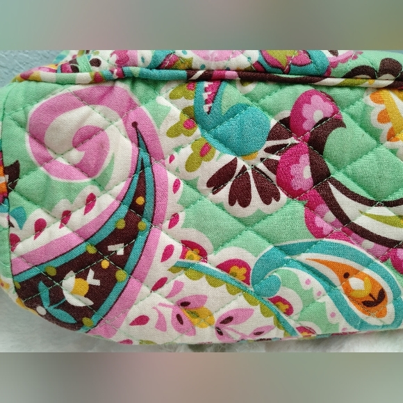 *RETIRED* Vera Bradley Crossbody Purse in Frutti Tutti Green and Pink Paisley - Picture 15 of 16